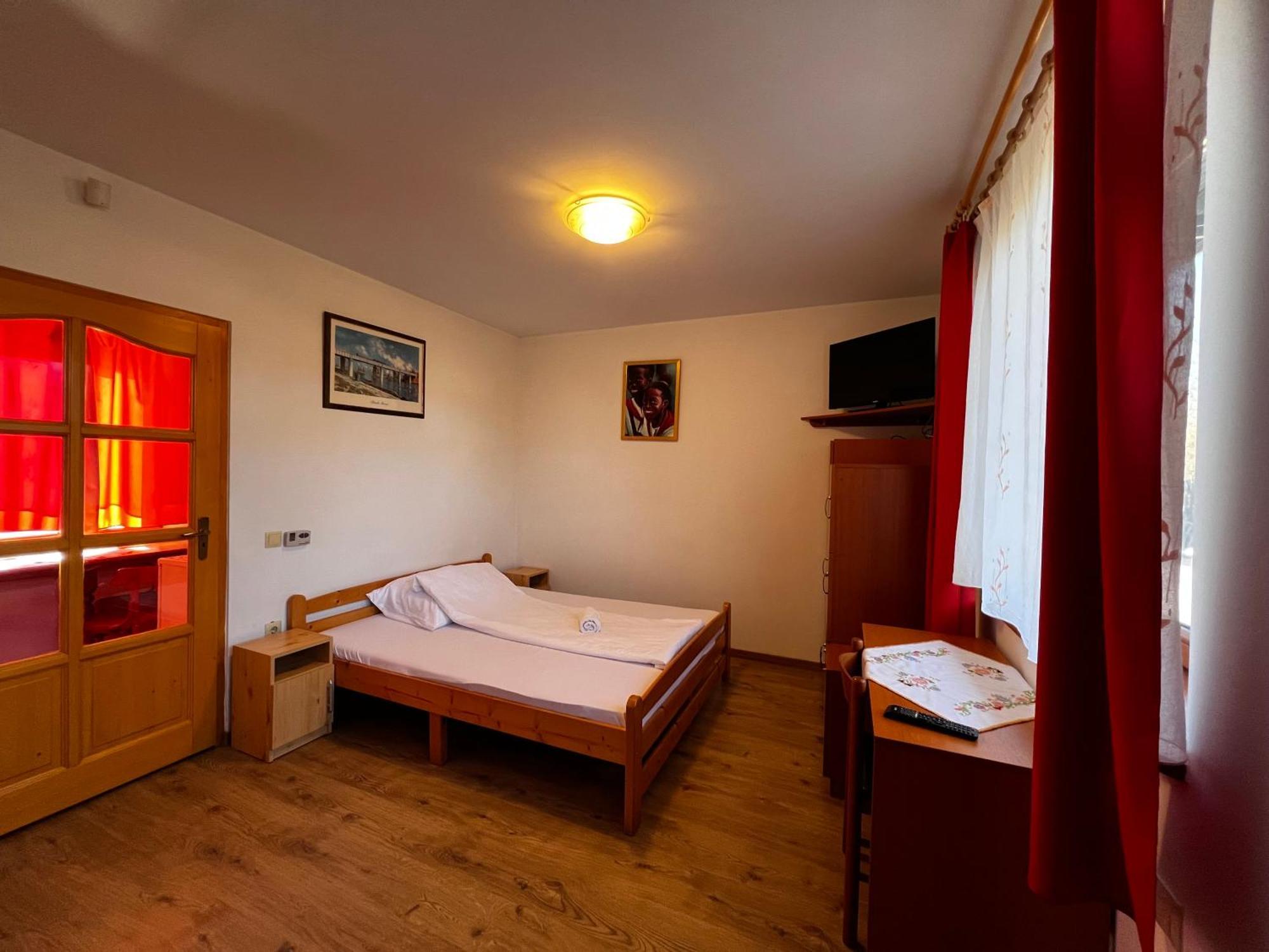 Aqua Thermal Soterapia Es Apartmanhaz Püspökladány Zewnętrze zdjęcie